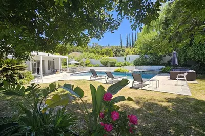 Image de Retreat Piscine PRIVÉE & Jacuzzi Home 4br / 3ba Dort 9 En Lits
