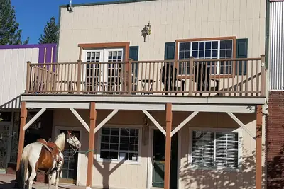 Image de Près de la rivière Feather à Portola, ville minière et ferroviaire historique