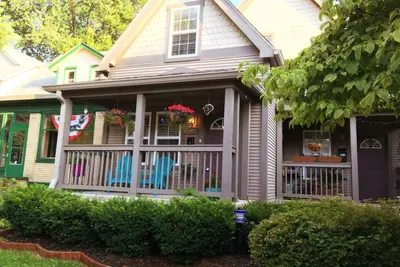 Image de Maison victorienne de 1900 de charme dans la place historique de la fontaine