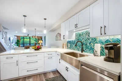 Image de Marchez Dans L'OCÉAN! Assise Et DÉTENTE À Maui!