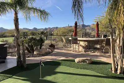 Image de Sur terrain de golf-Superbes vues sur la montagne-Piscine-Jacuzzi-Gated - Commodités haut de gamme!