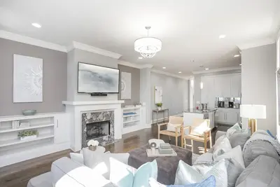 Image de Offre SPÉCIALE! N ° 1 de 6 maisons ensemble! Luxe dans un emplacement de choix avec terrasse sur le toit!