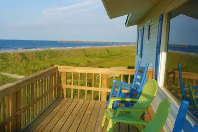 Image de Ocean Front Beach Cottage-180 degrés vue sur l'océan depuis chaque chambre et terrasse en L