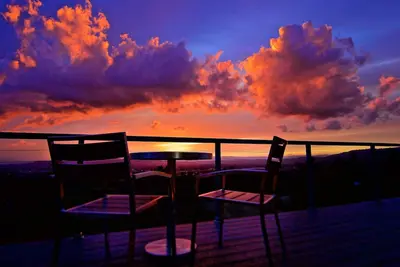 Image de L'ultime escapade dans la région viticole, les vues imprenables sur le coucher de soleil sur la vallée, l'enregistrement automatique