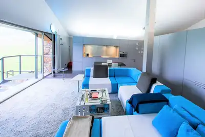 Image de conception Minimal Loft avec grande terrasse.