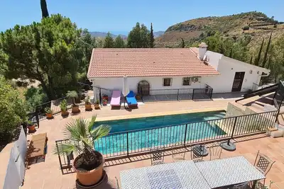 Image de Finca indépendante bien entretenue dans les contreforts de l'Andalousie, rien que pour vous