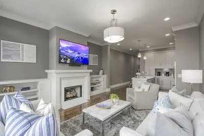 Image de Offre SPÉCIALE! # 6 de 6 maisons ensemble! Luxe dans un emplacement de choix avec terrasse sur le toit!