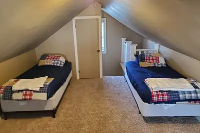 Image de Blocs historiques McKennan Park Tudor du centre-ville (2 chambres 2 salles de bain)