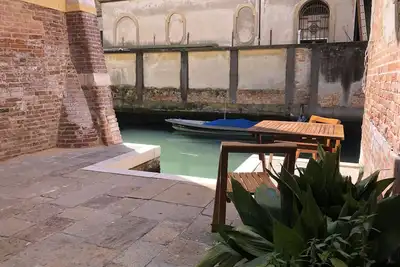 Image de Spacieux appartement au bord du canal dans le coeur de Venise
