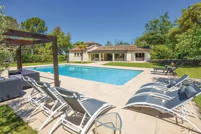 Image de Magn Villa 250m2  4 ch 8 pers+ piscine privée à 10' mer/Bbq/Ping pong/Jacuzzi