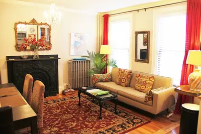 Image de 139 $ Spécial! ** Ensoleillé ** Penthouse Duplex! ! L @@ K 3 chambres, 2 salles de bain, 1. 5 miles Centre