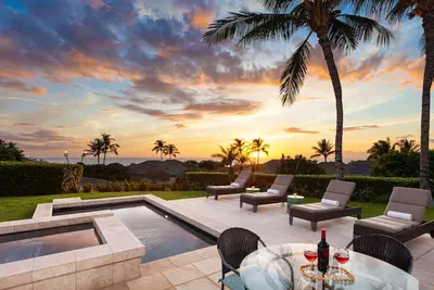 Image de Mauna Kea Resort Villa, vue sur l'océan avec piscine et spa dans l'arrière-cour
