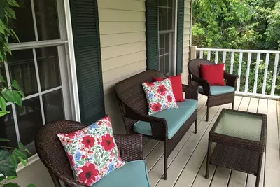 Image de Belle 3/2 Treetop Home In Black Mountain ~ Walk To Lac Tomahawk!