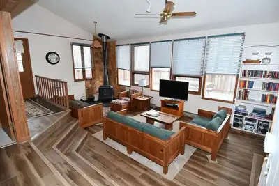 Image de Cabine spacieuse 5br / 3ba niché dans les Coolfont Mountainside