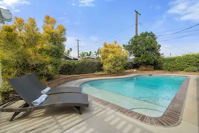 Image de Eleanor Enclave ~ Across Disney. 25 Mile Walk ~ Belle piscine chauffée