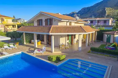Image de Villa Cottone - 5 chambres 7 salles de bain - Piscine privée - Wi-Fi gratuit