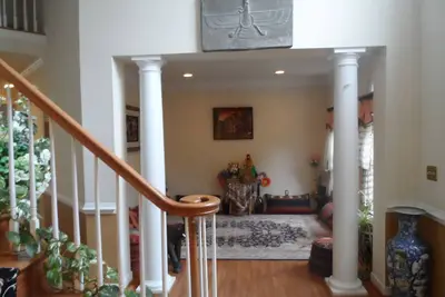 Image de 3 chambres 3 salles de bains, lumineux et spacieux, parkings gratuits, wifi rapide, chaise de massage