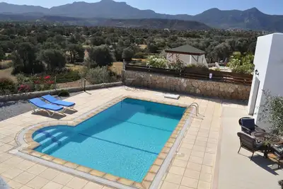 Image de Villa individuelle avec piscine privée et magnifique vue mer et montagne ininterrompue