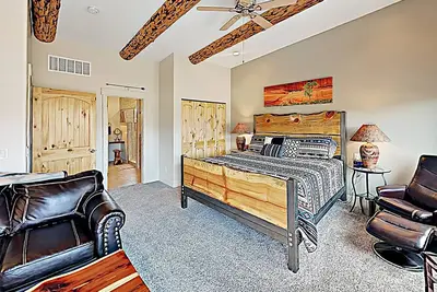 Image de Moab Luxury 3 Suite, 3. 5 salles de bain, Annuler Free *, 13 couchages, 8 lits, Piscine / cuve thermale, Grill, WiFi, Ac, à proximité