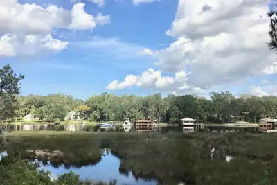 Image de Retraite riveraine juste en face du centre-ville, des hôpitaux et du stade.