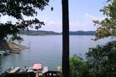 Image de Accès au lac et vue pour la pêche, la navigation de plaisance, le camping