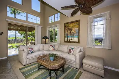 Image de Villa spacieuse, confort de la maison. Villa d'angle offrant intimité et confort.