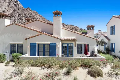 Image de Vacances comme une célébrité dans la villa la plus exclusive juste à l'extérieur de Palm Springs