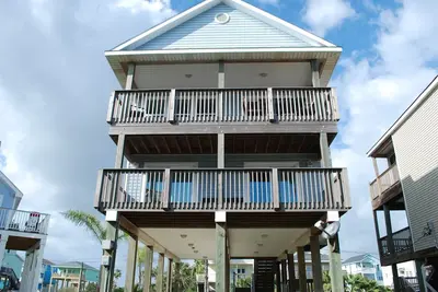 Image de Sunny Beach Luxurious House avec vue, 12 couchages, à quelques pas de la plage