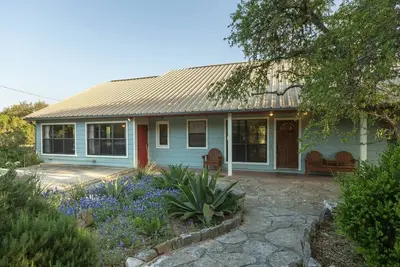 Image de Belle maison de feu Creekside Home *, jeux de jardin, table de billard, barbecue, cheminée *