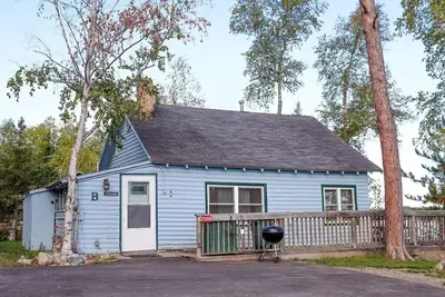 Image de Privé, toute l'année, Lakeside Cabin sur Vermilion * Pet Friendly *