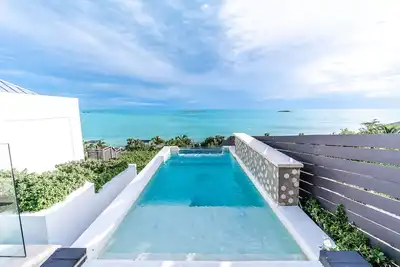 Image de Brand New Beachfront moderne 2brdm / 2bath avec piscine et vue incroyable!