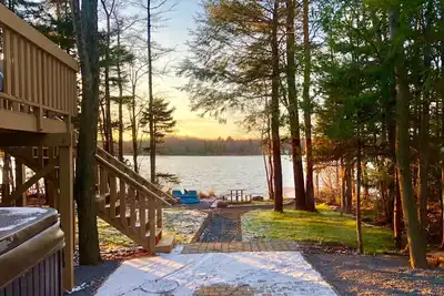 Image de Au bord du lac avec sauna / bain à remous / bateaux / plage / foyer / table de billard, près du Kalahari et du ski