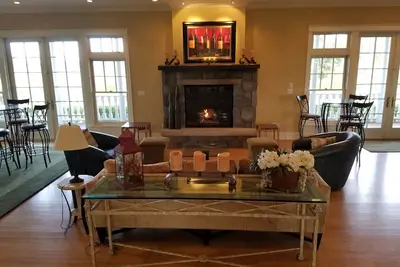 Image de Grand Chateau sur 20 acres vignoble minutes de Portland Oregon