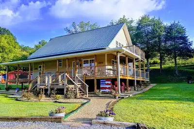 Image de 3 Chambres 3 Bath-Large Wrap Around Porche Family Friendly, Hot Tub & Approuvé Animaux