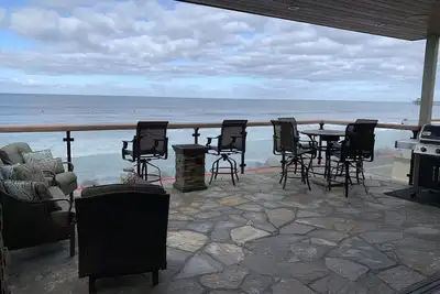 Image de Paradise sur le Strand. Grande plage privée w / Ac. Étapes vers le sable