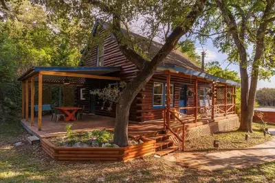 Image de Magnifique Log Home sur Private Acres * Hot Tub *