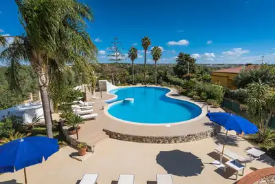 Image de Villa Oasi, élégante villa avec piscine privée à seulement 2 km de la mer