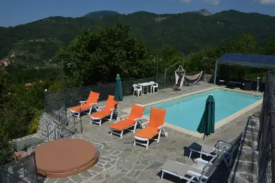 Image de Vue Panoramique De Levante Parmi Les Collines Au-Dessus De Sestri