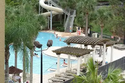 Image de Windsor Hills 2 Br Condo Dans Le BÂTIMENT Le Plus Proche De La Piscine Principale! UNITÉ Lakeview 402-B!