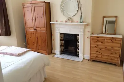 Image de Charmant appartement de 2 chambres doubles - 20 minutes de la ville et d'Heathrow