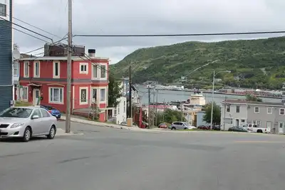 Image de Distinctive Heritage Row House dans le centre-ville St. John's