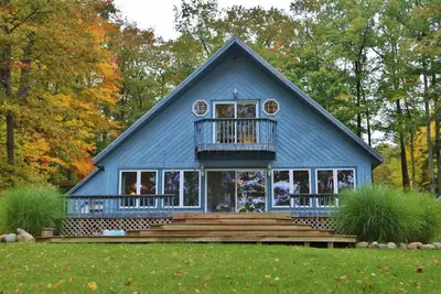 Image de Waterfront Luxury Vacation Home directement sur le lac Hubbard
