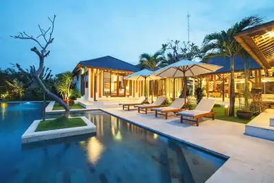 Image de Style balinais Luxe Villa de 3 chambres Ă Seminyak;