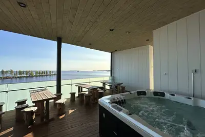 Image de Seaside Glass Villa