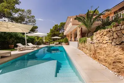 Image de * * Excl. Villa de style espagnol, meilleur emplacement, vue sur la mer, 2 voitures, 1 femme de chambre **