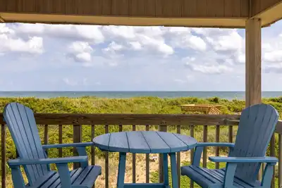 Image de Venez et restez avec nous en automne- rabais! Condo «juste à côté de la plage»