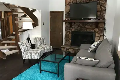 Image de Condo moderne impeccable, tout nouveau! Près des pistes!