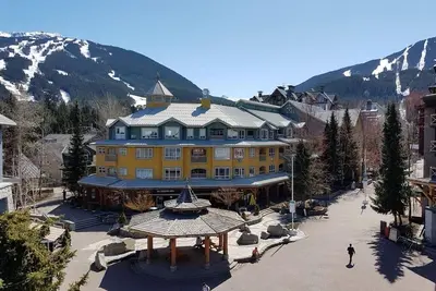 Image de Bl307 · Whistler Village - Views of Village- walk to lifts