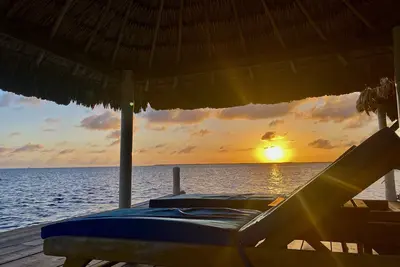 Une chambre à coucher en bord de mer ~ Peut accueillir jusqu'à 4 personnes ~ Bateau en option.