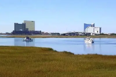 Image de Waterfront Home avec de belles vues sur les toits d'Atlantic City